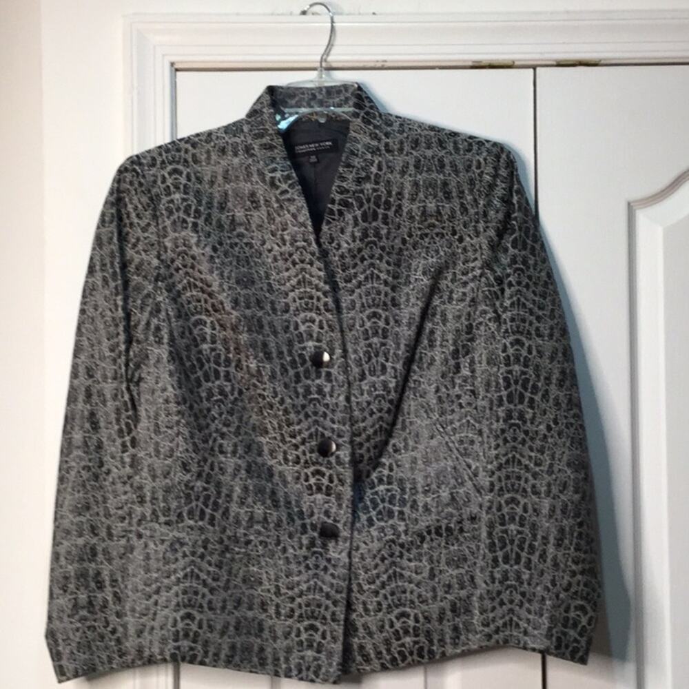 Jones NY grey black shimmer giraffe print 18w